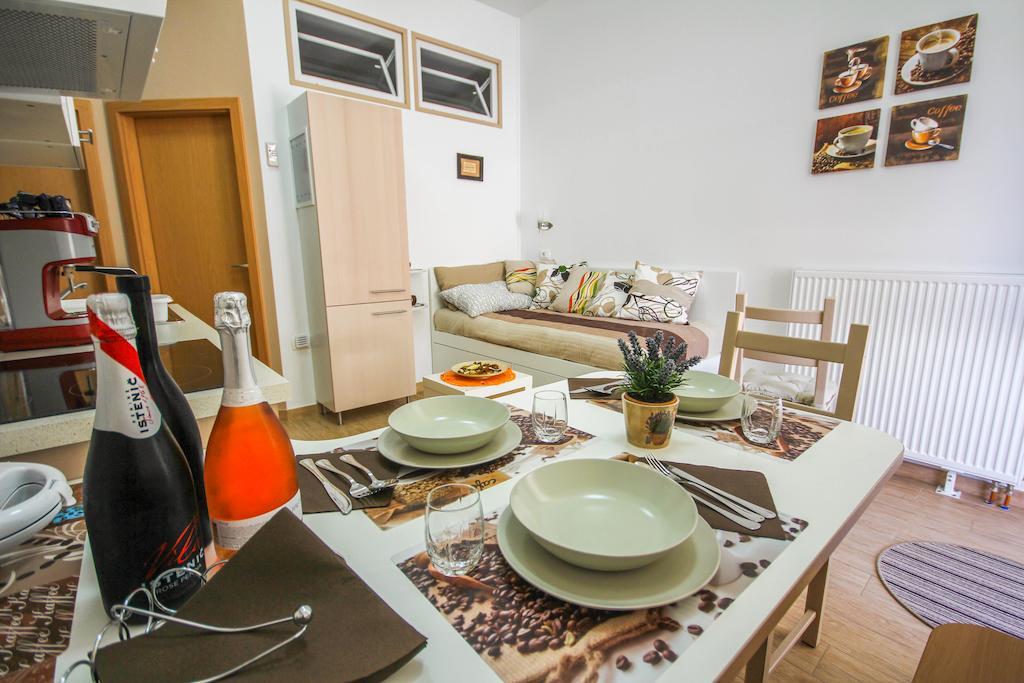 Apartments Lavanda & Cappuccino Portorož Værelse billede