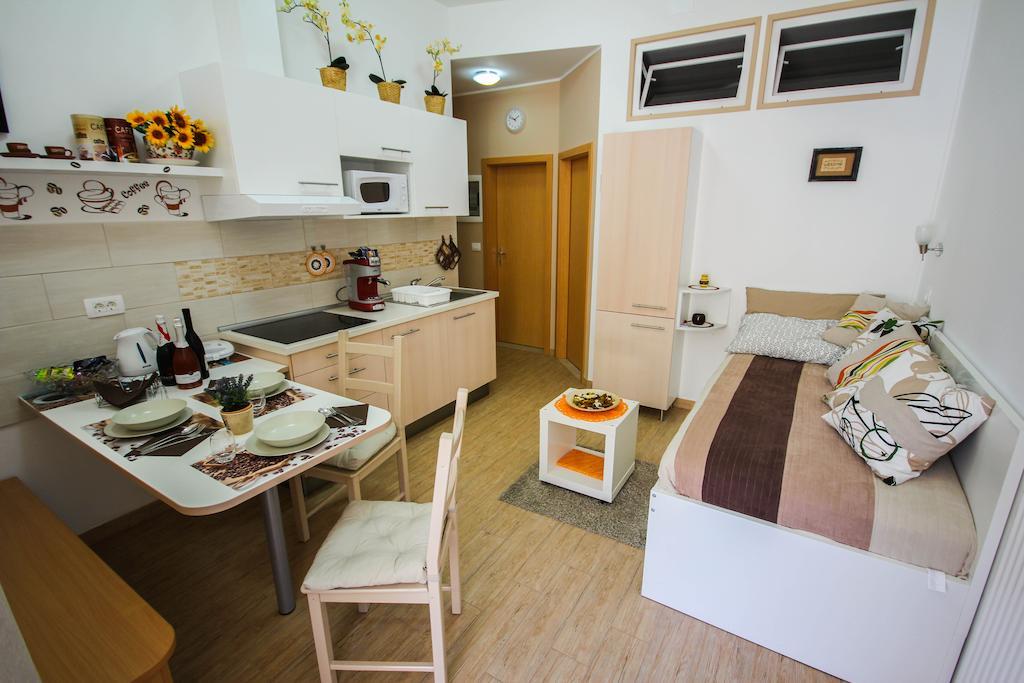 Apartments Lavanda & Cappuccino Portorož Værelse billede